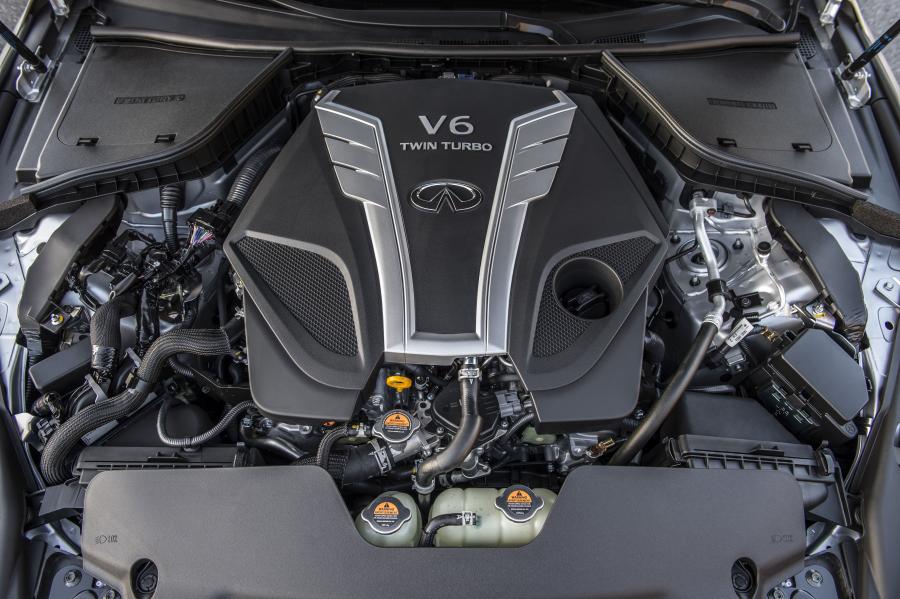 Моторный отсек Infiniti Q50 3.0t Signature Edition 2017 года  (NA) (фото 12 из 14)